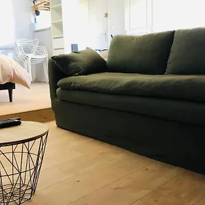 Appartement Studio Vue Mer Dans Le Quartier De Saint Victor, Marseilles